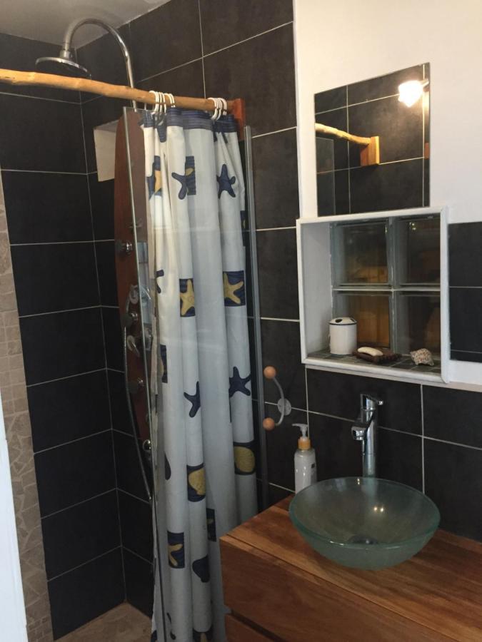 Apartamento studio indépendant dans propriété avec piscine et wifi Saint-Gilles-les-Bains Exterior foto